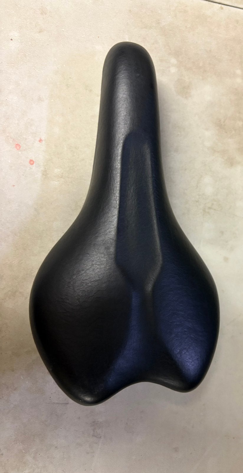 Selle décathlon btwin de VTT 24 pouces . Bon etat, Vélos & Vélomoteurs, Enlèvement ou Envoi, Utilisé, Selle, Caoutchouc
