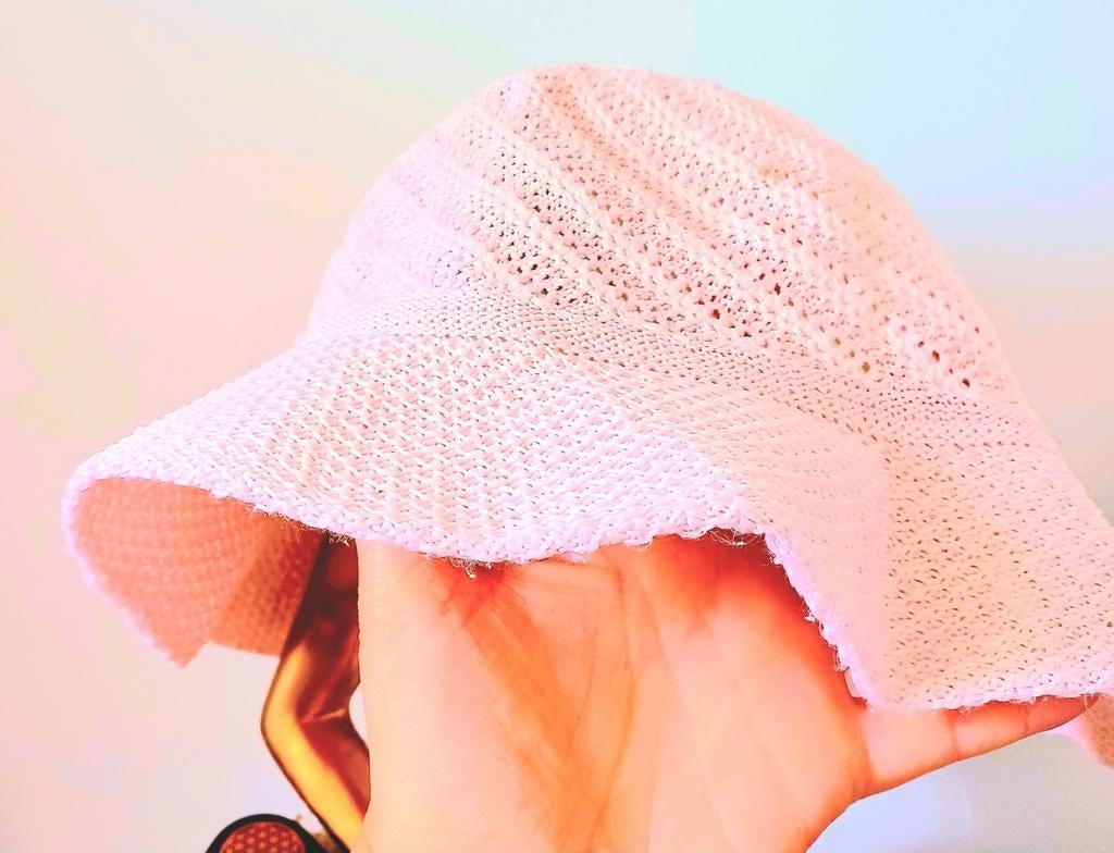 Pastelroos gebreid zomerhoedje, Kleding | Dames, Hoeden en Petten, Ophalen of Verzenden, Gedragen, One size fits all, Hoed