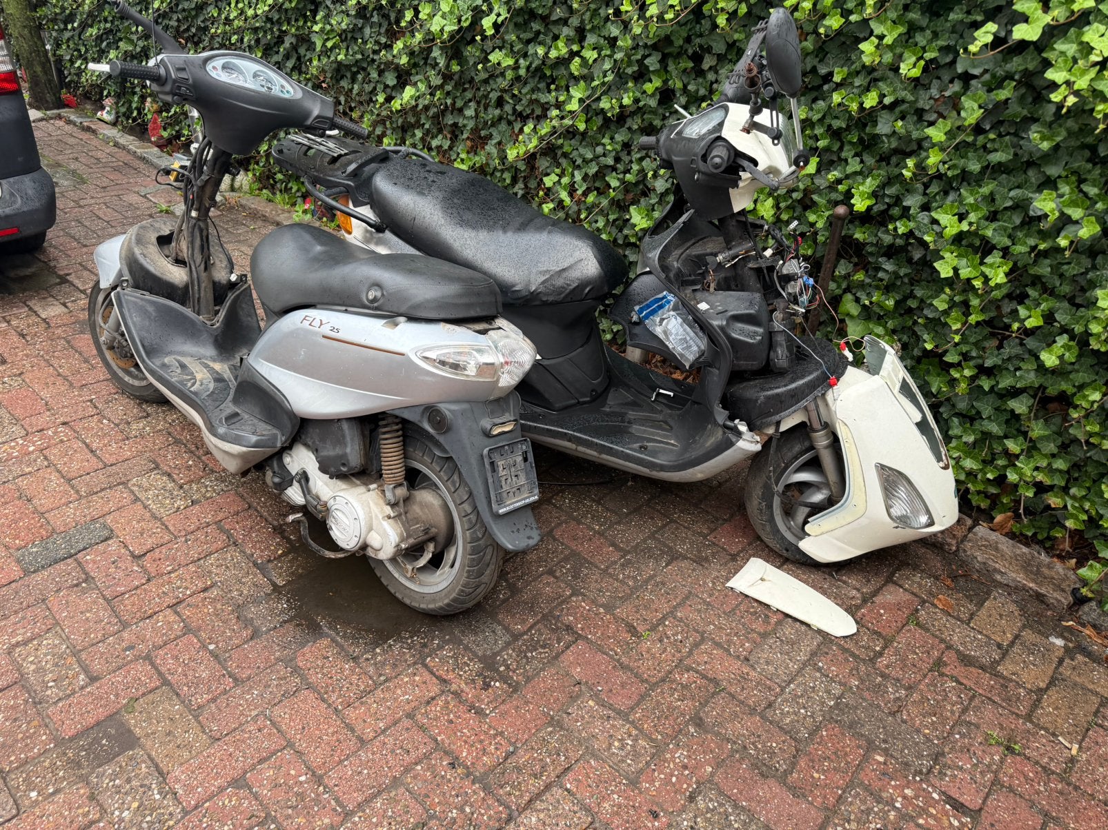 2x Piaggio Fly scooters –100 voor beide, Ophalen, Zo goed als nieuw, Piaggio