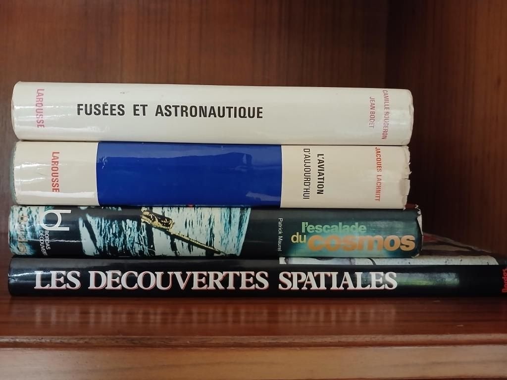 Set van 4 boeken over luchtvaart en ruimtevaart, Boeken, Ophalen, Gelezen