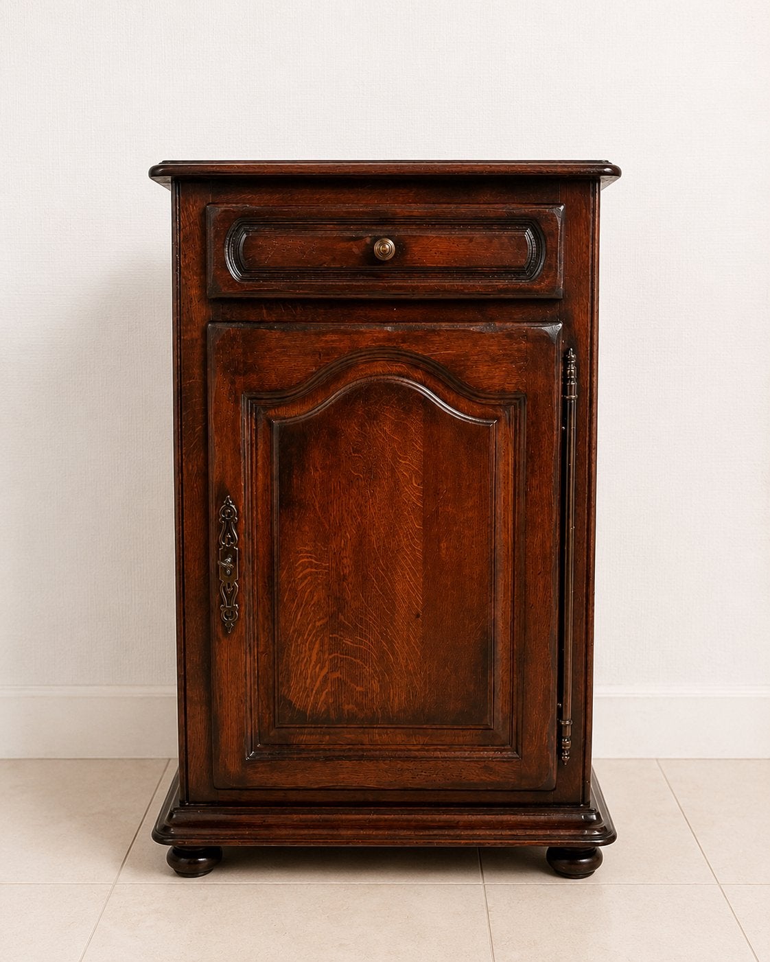 Klassiek houten halkastje / bijzetkastje in donkere eik, Antiek en Kunst, Ophalen