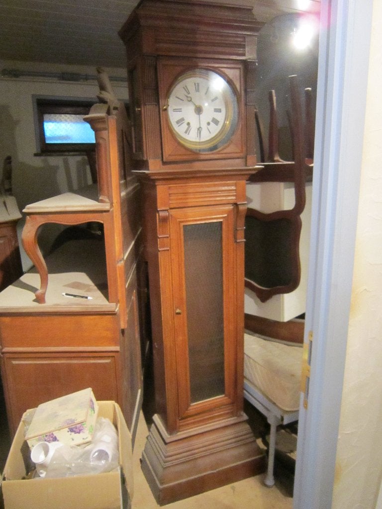Horloge en chêne sur pied. Adam D, Enlèvement