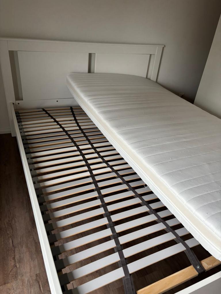 Twee persoons bed, Huis en Inrichting, Slaapkamer | Bedden, Ophalen, Wit, Tweepersoons, Zo goed als nieuw