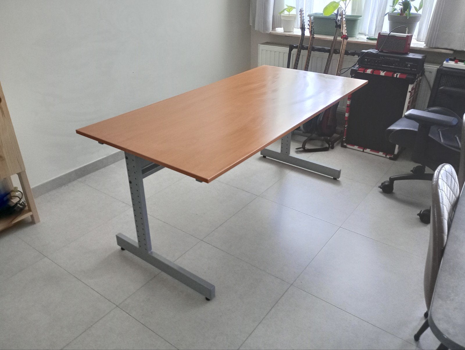 Bureau lichtbruin, Ophalen