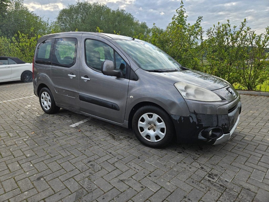 Peugeot Partner Tepee 1.6 HDi 5 ZITPLAATSEN ️ AIRCO, Auto's, Voorwielaandrijving, Euro 5, Zwart, 4 cilinders