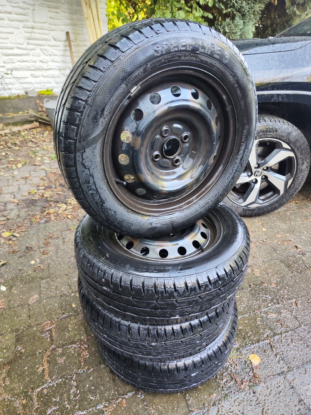 4 pneus été sur jantes en tôle Yaris 2 (185/60 R15 H XL), 15 pouces, Véhicule de tourisme, Pneus été, 185 mm