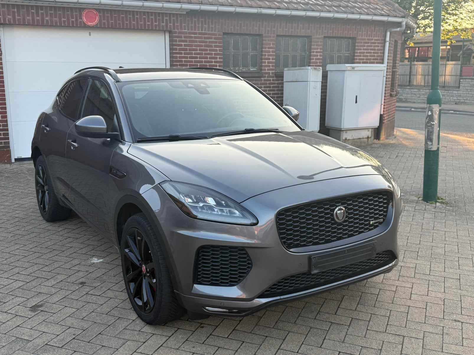 Jaguar E Pace 2.0d automatique R dynamic, Autos, Jaguar, Cuir, Argent ou Gris, Achat, Euro 6