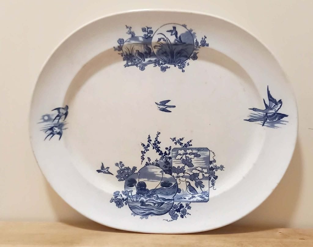 ANCIEN PLAT EN PORCELAINE "BLANC BLEU" -  JAPON, Antiquités & Art, Enlèvement