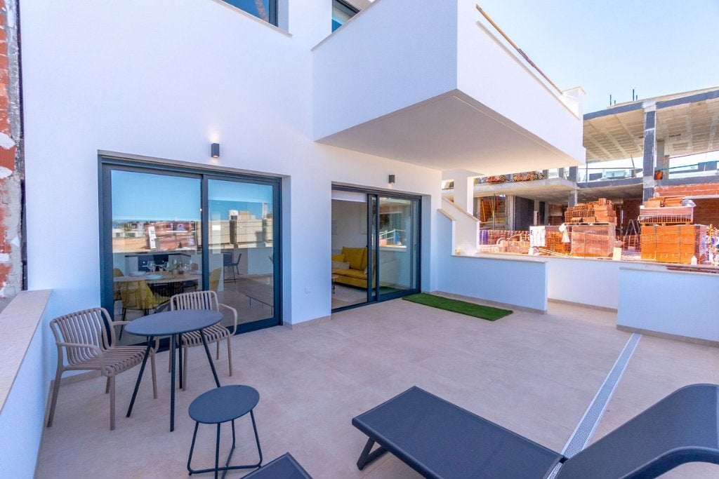 Sleutelklare benedenwoning in Torrevieja/Zee, Torrevieja, Spanje, 119 m², 2 kamers