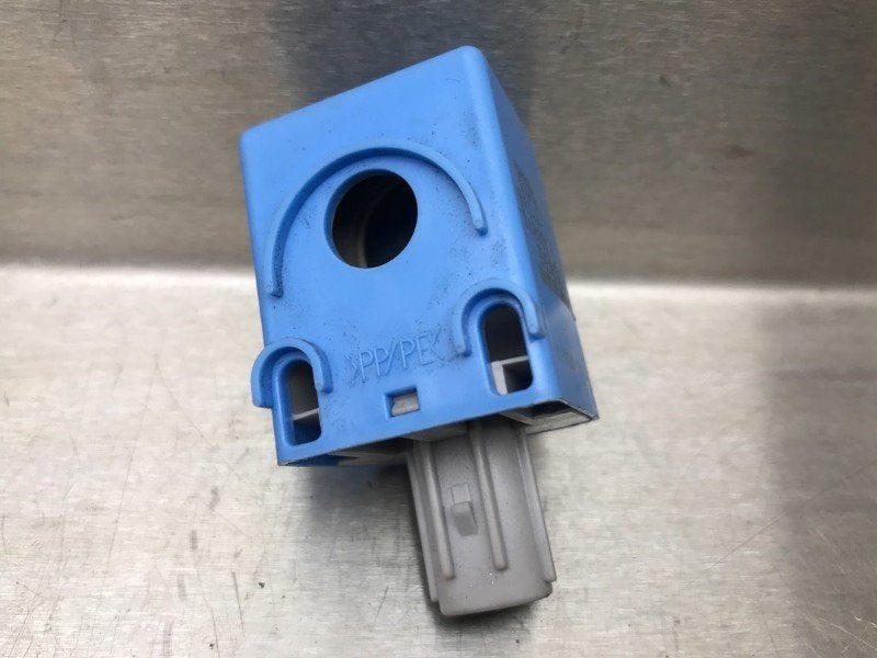 RELAIS Toyota Auris (E18) (01-2012/03-2019) (|8934312020|), Gebruikt, Toyota