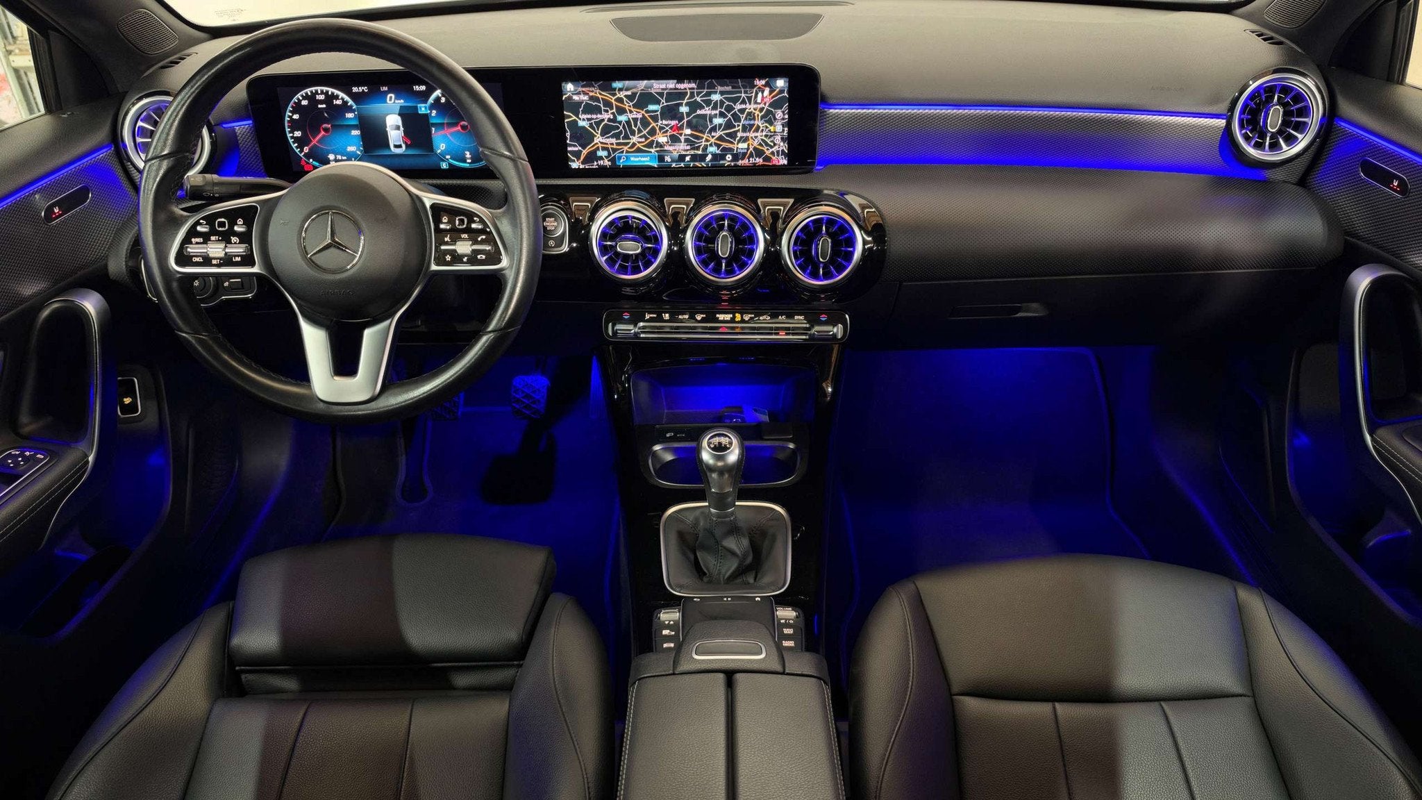 Mercedes-Benz A 180 Sedan*Garantie*Benzine*Sfeerverlichting*, Autos, Cuir, Achat, Entreprise, Noir