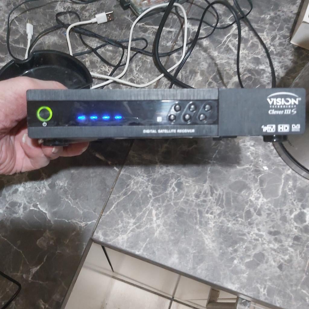 Appareil  pour  satellite  fonctionne bien, Enlèvement
