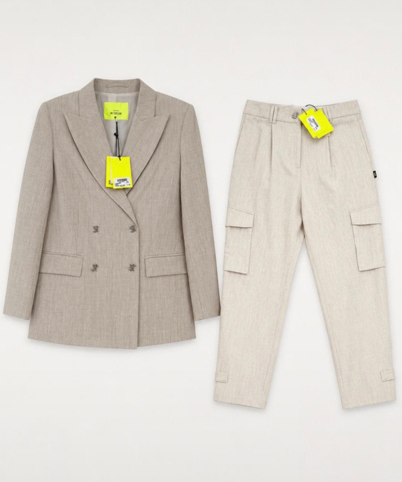 Twinset Actitude luxe pak blazer & cargo broek XXS, Kostuum of Pak, Beige, Ophalen of Verzenden, Zo goed als nieuw