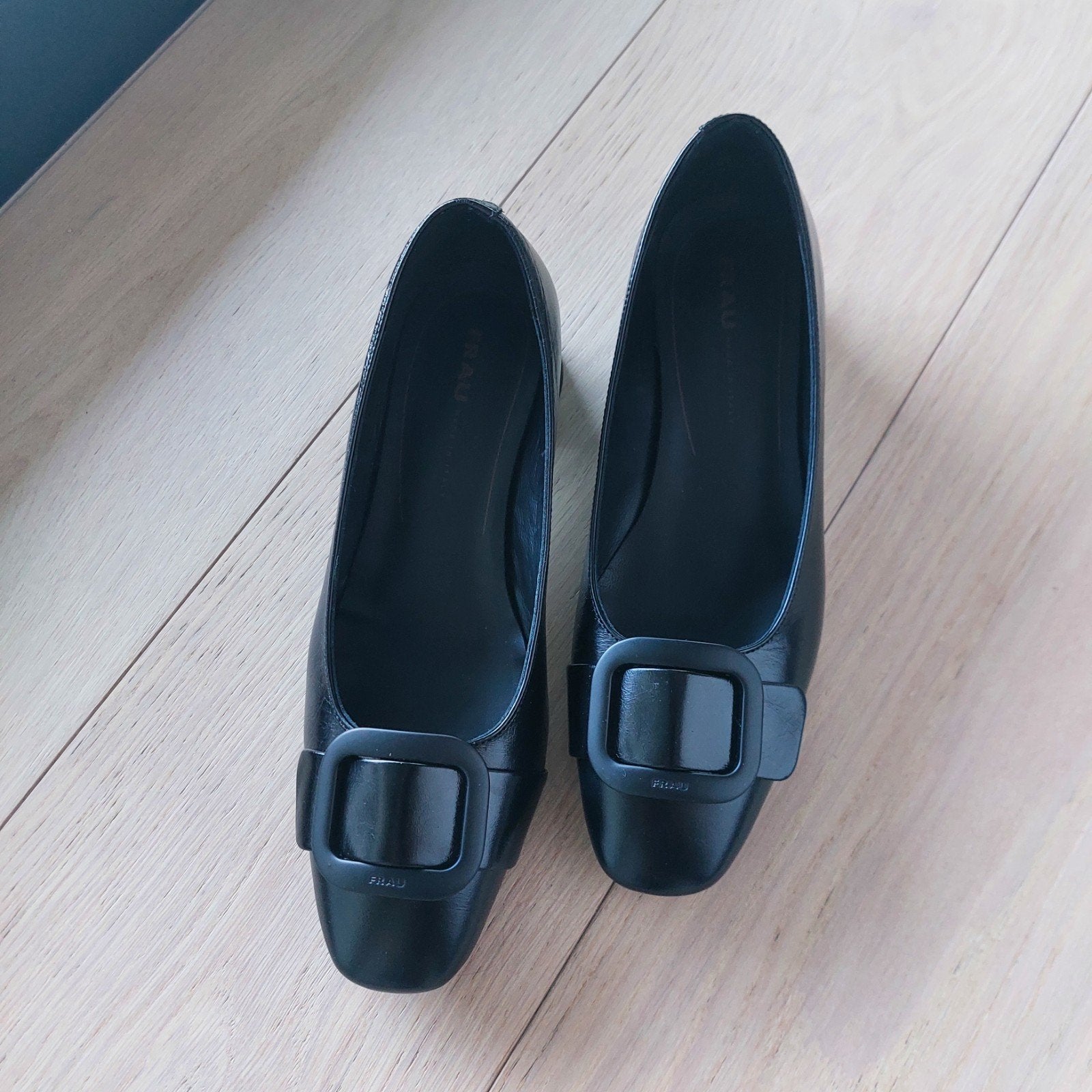 dames schoenen, Enlèvement