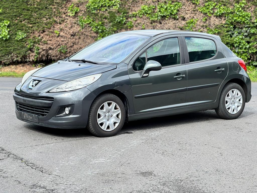 Peugeot 207 1.4Benzin 130.000 DKM, Voorwielaandrijving, 75 kW, Stof, 1360 cc