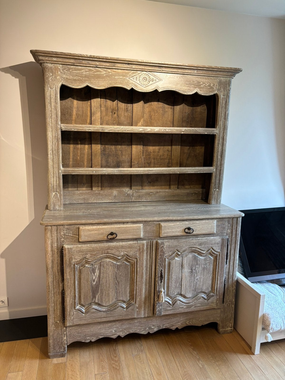 Buffet vaisselier en chêne massif cérusé — style Louis XV, 100 à 150 cm, Enlèvement, Utilisé, 200 cm ou plus