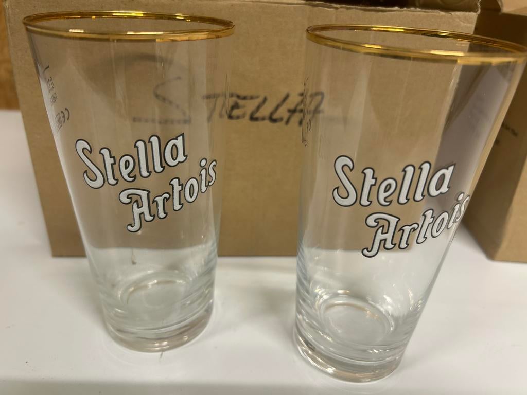 Bierglazen, Enlèvement