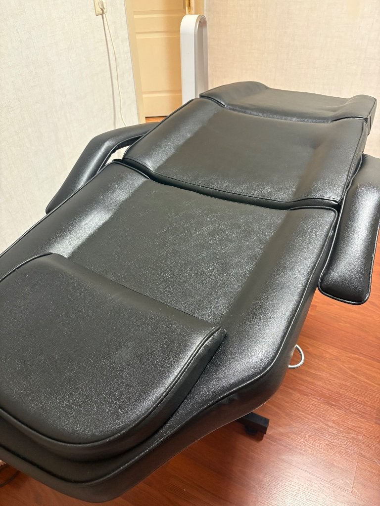 Une table de massage électrique, Sport en Fitness, Massageproducten, Ophalen, Nieuw, Massagetafel