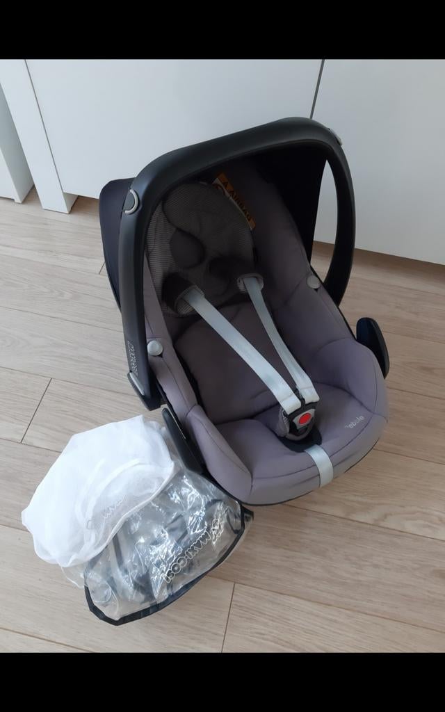 Maxi-cosi Pebble met verkleiner, regenhoes, muggennet, Kinderen en Baby's, Ophalen, Zo goed als nieuw, Maxi-Cosi