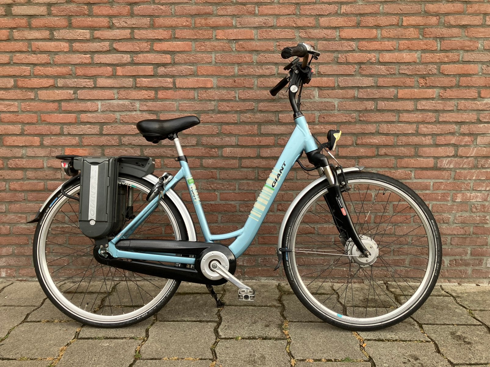 Giant elektrische damesfiets met 2 batterijen, Fietsen en Brommers, Elektrische fietsen, Ophalen, Zo goed als nieuw, Giant