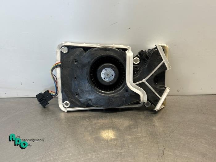 Moteur de ventilation chauffage d'un Mercedes C-Klasse (C-Kl, 3 mois de garantie, Utilisé, -, -