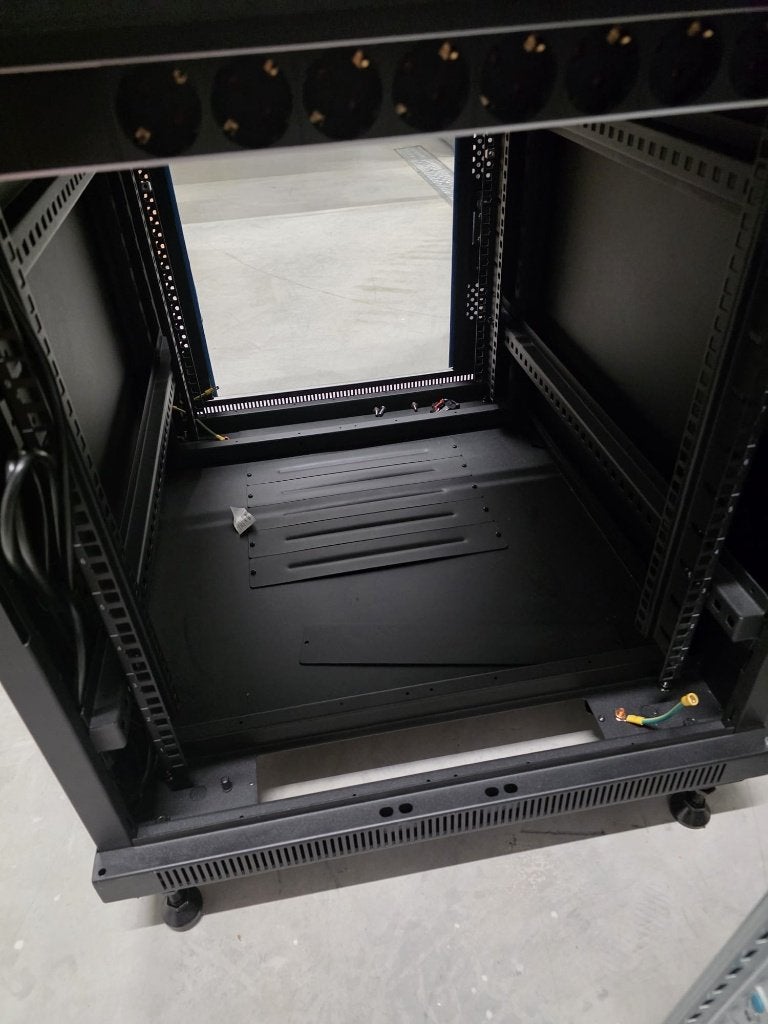Serverkast, Computers en Software, Ophalen, Gebruikt, Glas