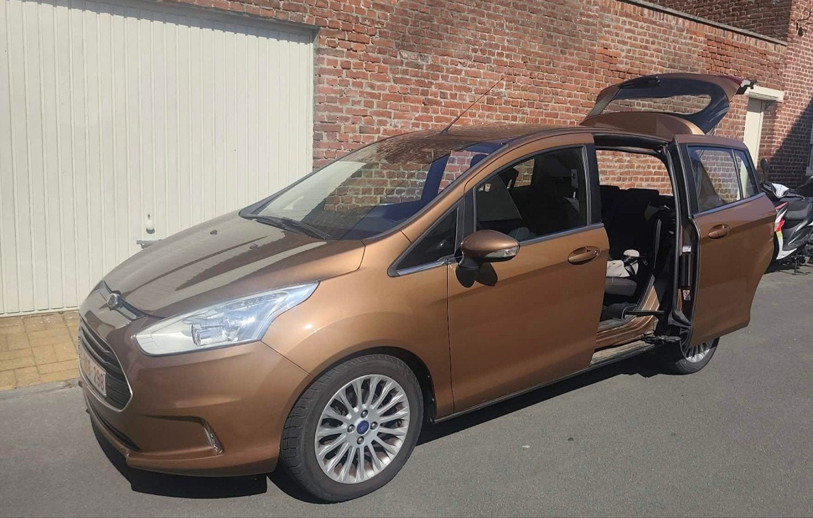 Ford b-max, Autos, Ford, Particulier, B-Max, Ordinateur de bord, Vitres électriques, Volant multifonction, Essence, Boîte manuelle