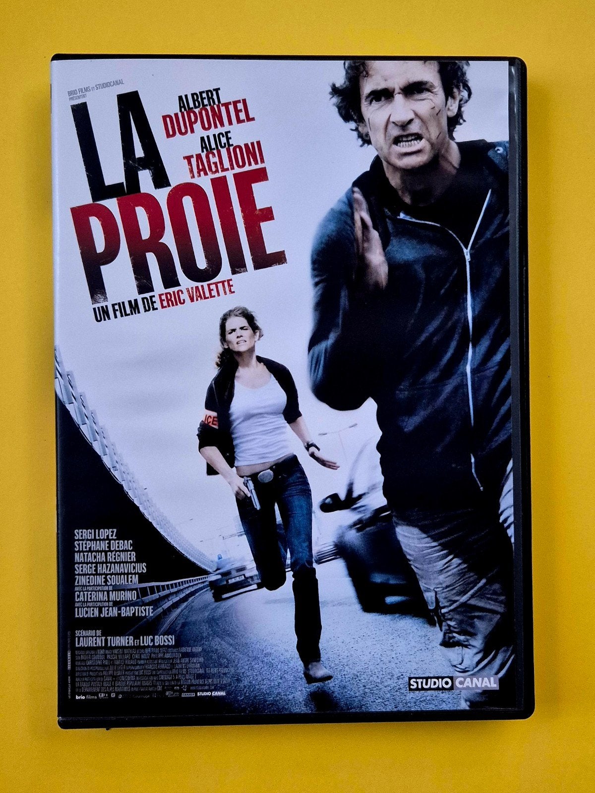 DVD 📀 La proie - Albert Dupontel - Thriller V2, CD & DVD, DVD | Thrillers & Policiers, Utilisé, Thriller d'action, À partir de 12 ans