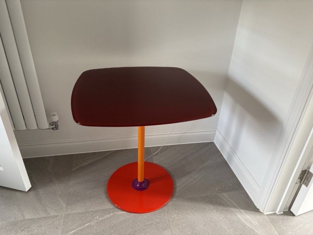 Kartell Thierry Table designed by Piero Lissoni, Quatre personnes, 50 à 100 cm, Enlèvement, 50 à 100 cm