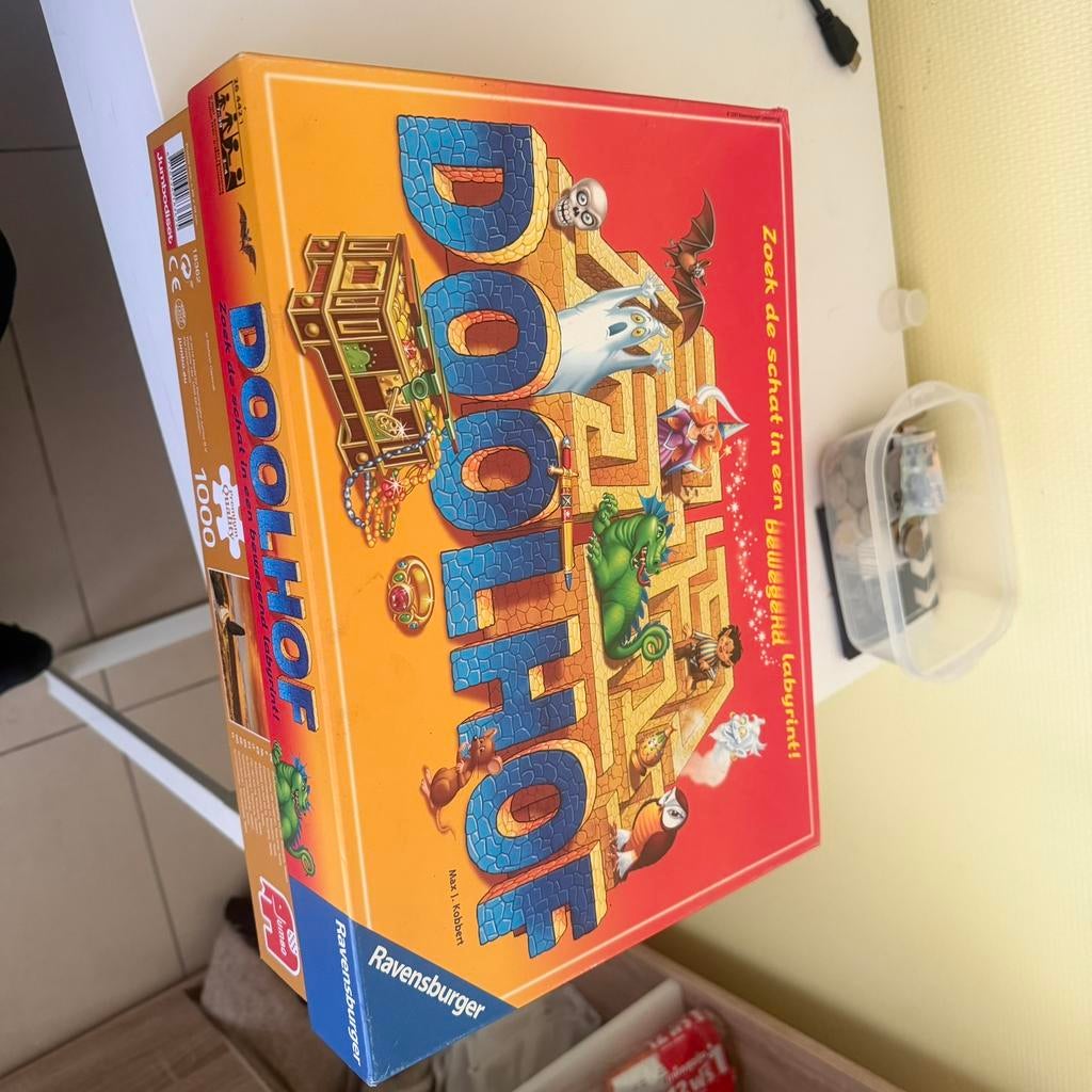 Labyrinth Doolhof Bordspel – Compleet & Leuk Familiespel, Drie of vier spelers, Ophalen of Verzenden, Zo goed als nieuw, Reisspel