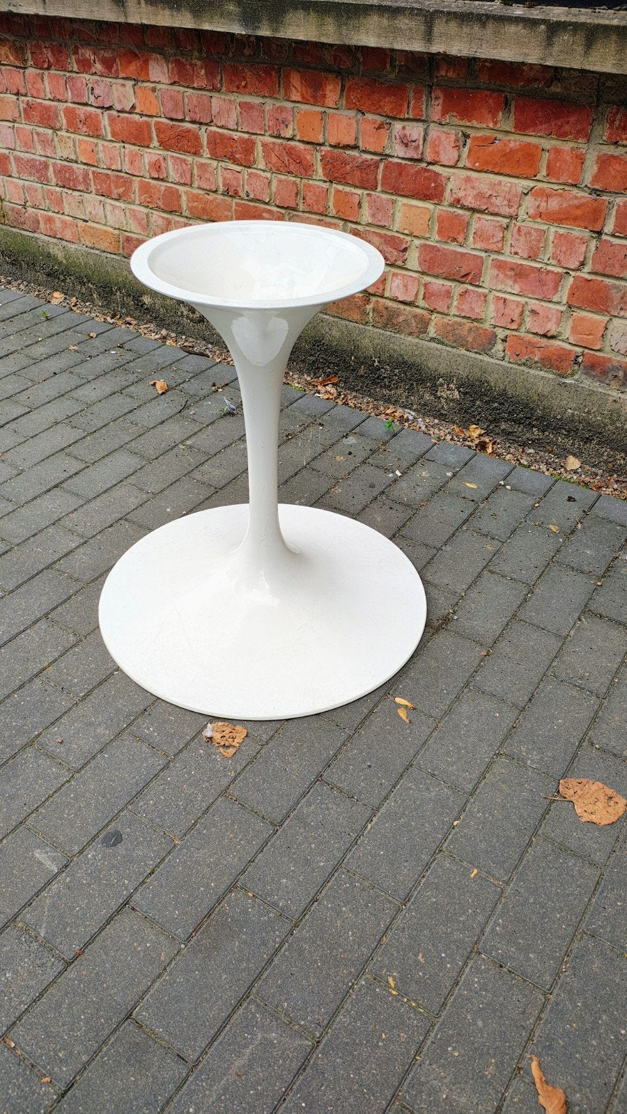 Tafelpoot met tulpen — Eero Saarinen voor Knoll Internationa, Ophalen