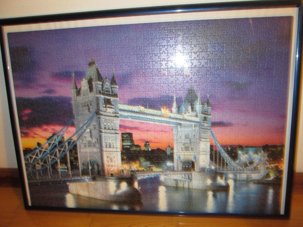 Cadre avec puzzle "Tower bridge"., Comme neuf, Synthétique, Enlèvement, 50 à 75 cm