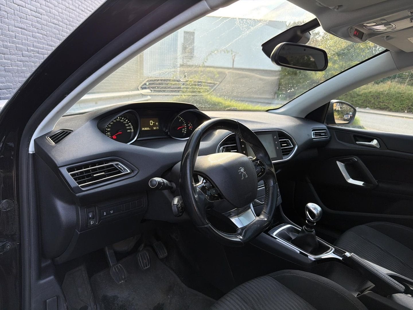 Peugeot 308 SW 1.6 BlueHDI Blue Lease Executive | Pano | Cru, Auto's, 85 g/km, Zwart, Te koop, Verwarmde buitenspiegels