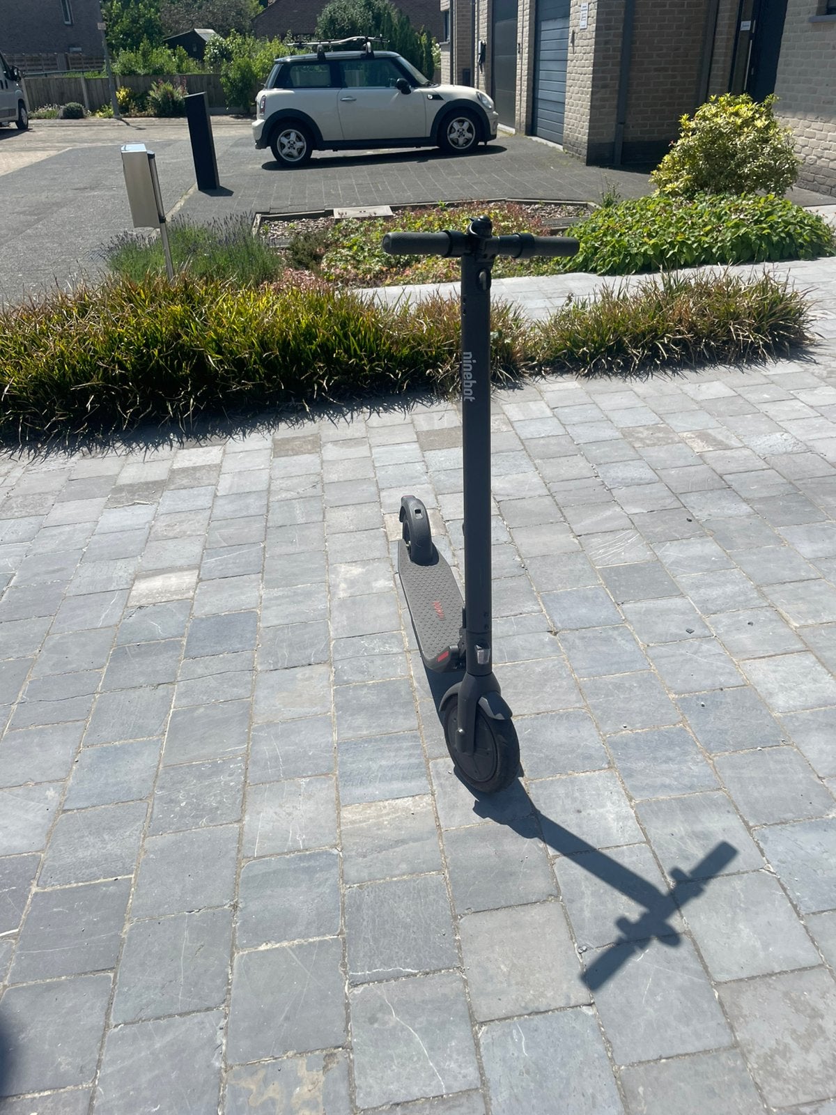 Elecktrische step, Fietsen en Brommers, Steps, Ophalen, Zo goed als nieuw, Elektrische step (E-scooter)