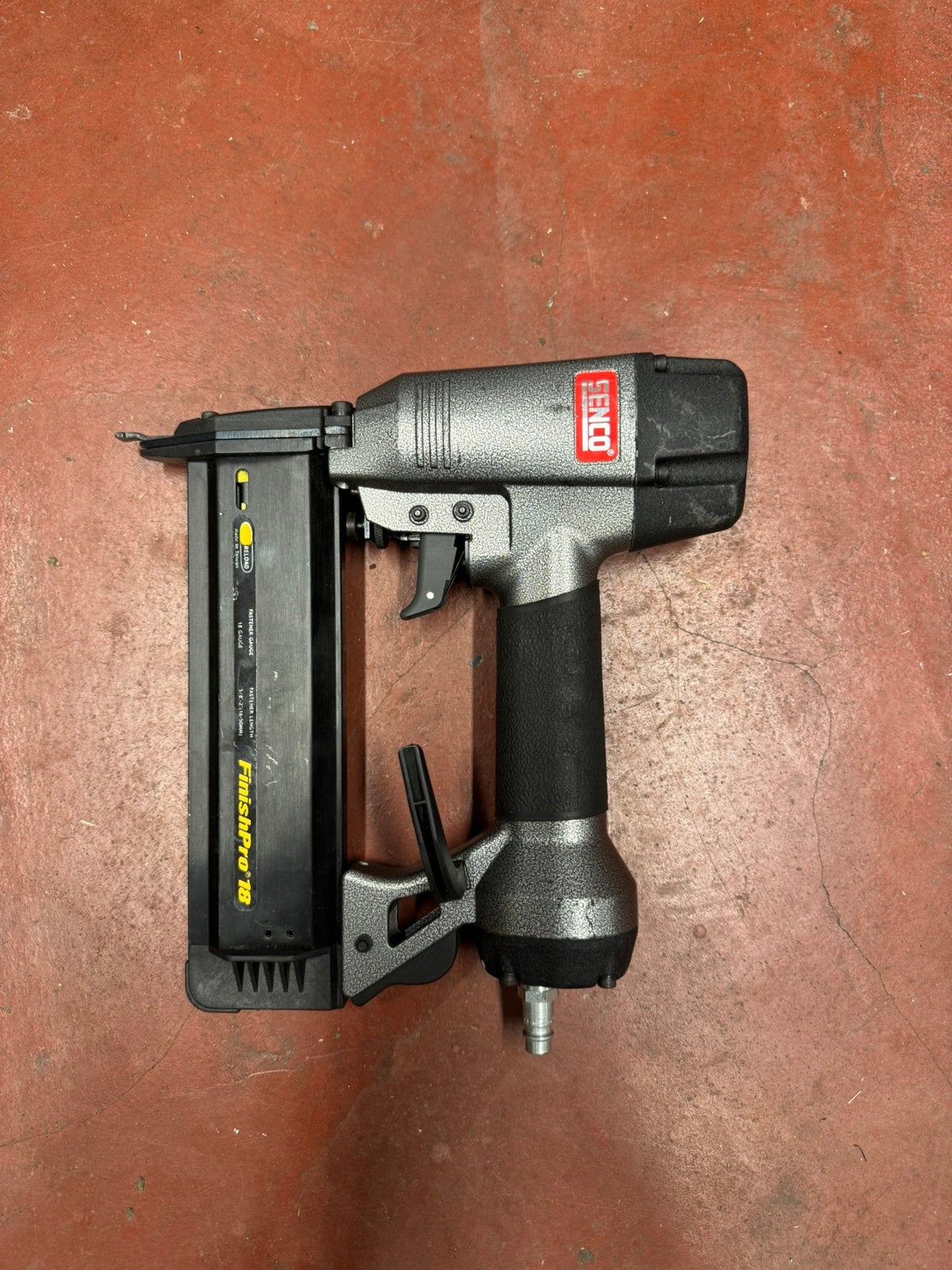 Senco FinishPro 18 Pneumatische Tacker (Afwerktacker), Ophalen of Verzenden, Zo goed als nieuw