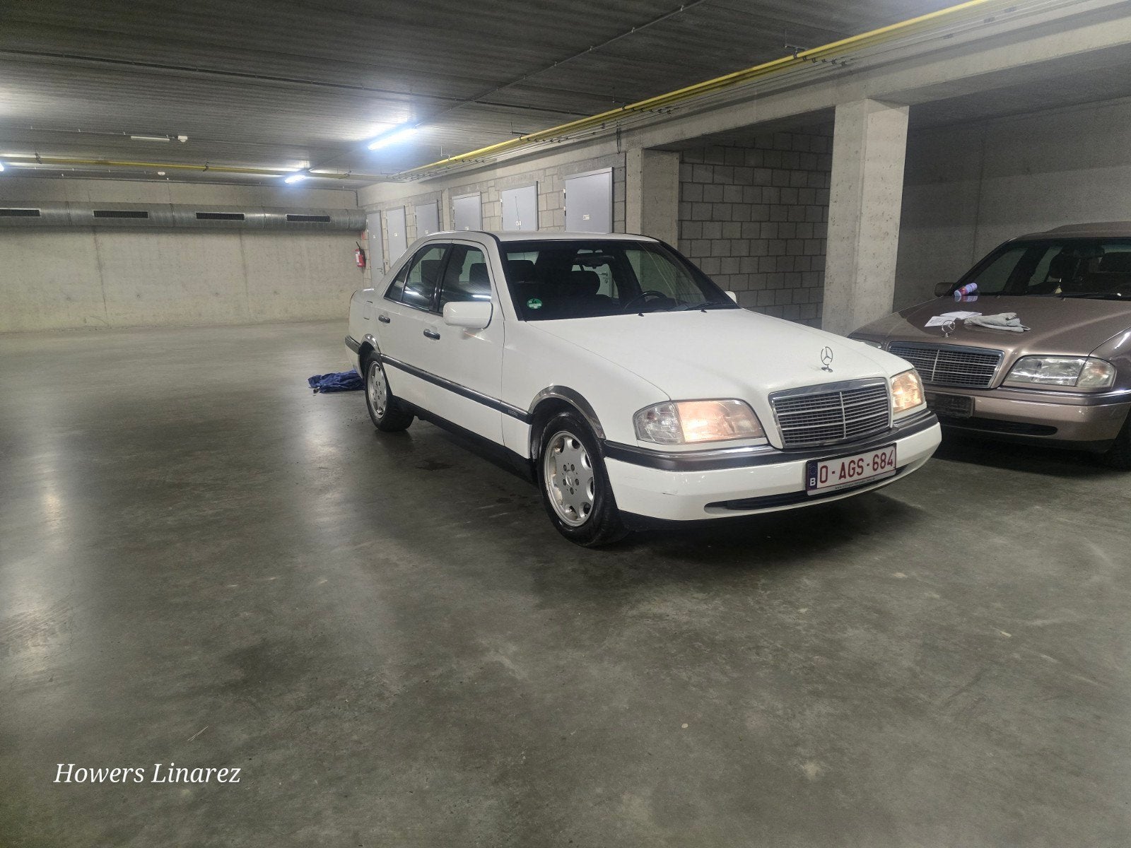 Mercedes-Benz C200 W202 Elegance Automaat (Oldtimer), Auto's, Zwart, 4 cilinders, Wit, 5 deurs