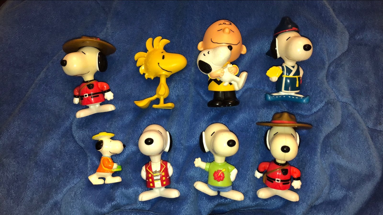 8 Figurines Snoopy, Snoopy