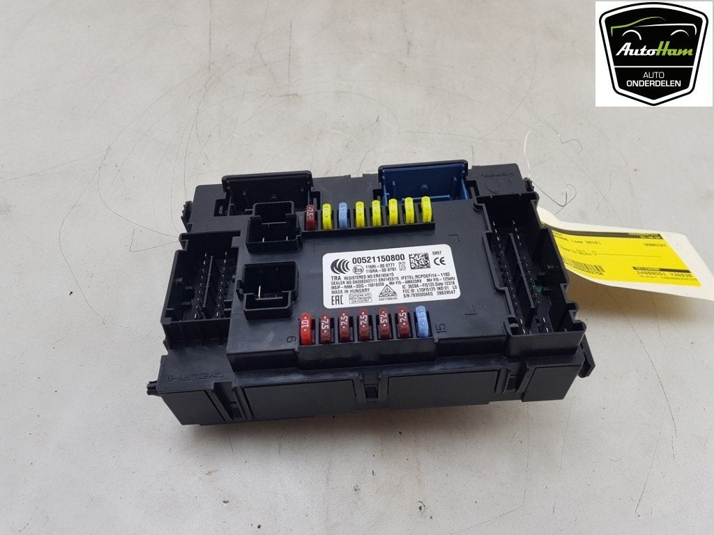 BOITIER FUSIBLES Jeep Renegade (BU) (|521150800|52115080|), Jeep, Utilisé, Lisa.Scalzo@aptiv.com, Aptiv PLC