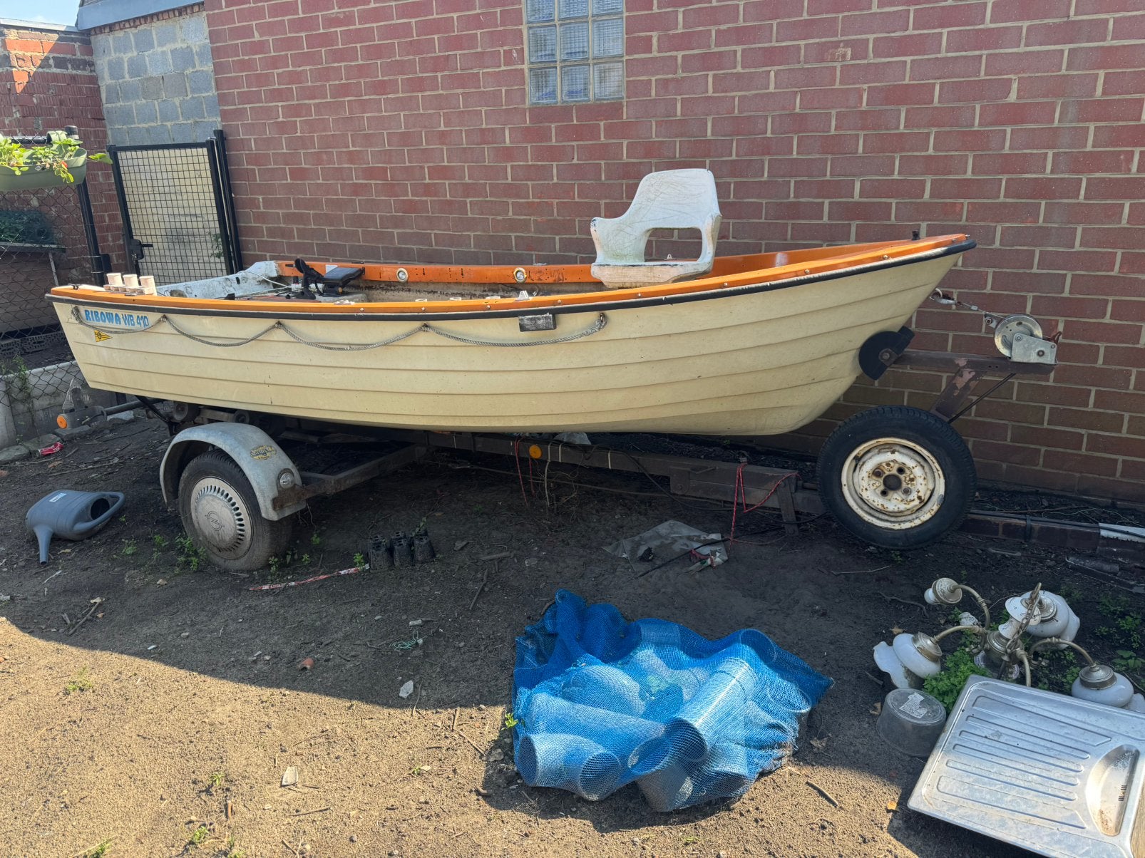 Boot met motor, Ophalen, Zo goed als nieuw