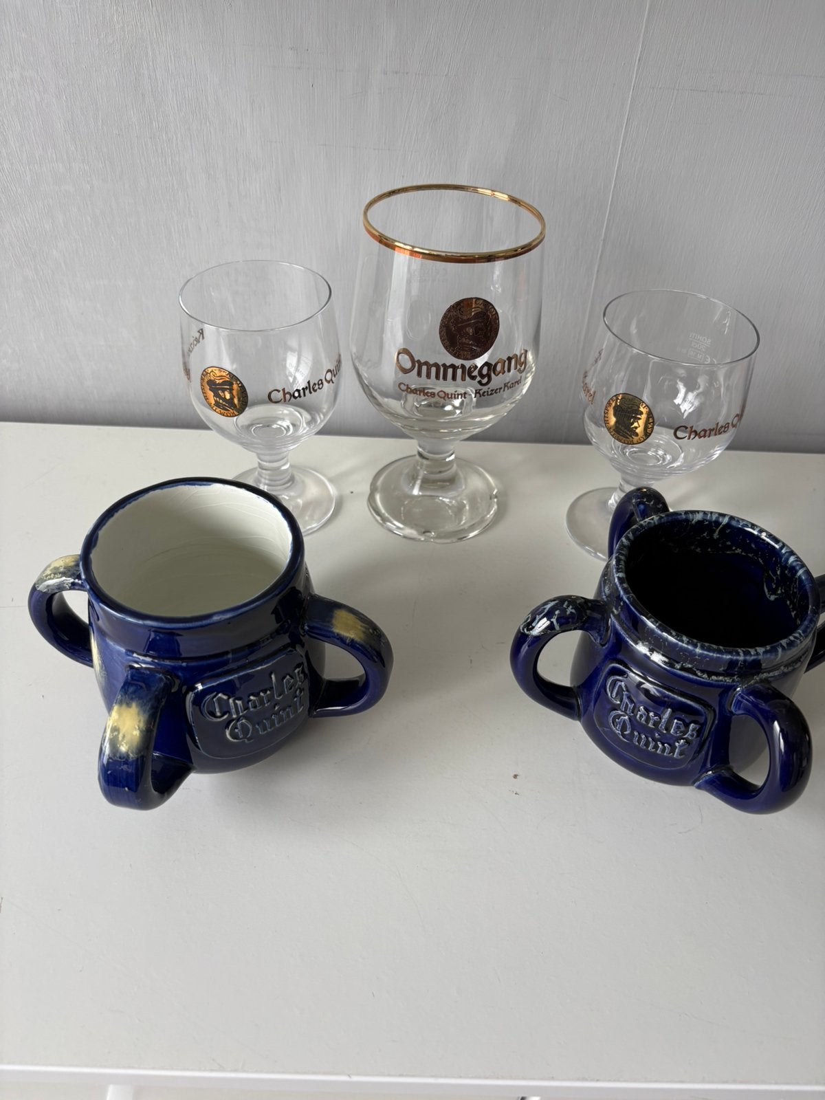 2 chopes en grès et 3 verres CHARLES QUINT, Enlèvement ou Envoi, Chope(s)