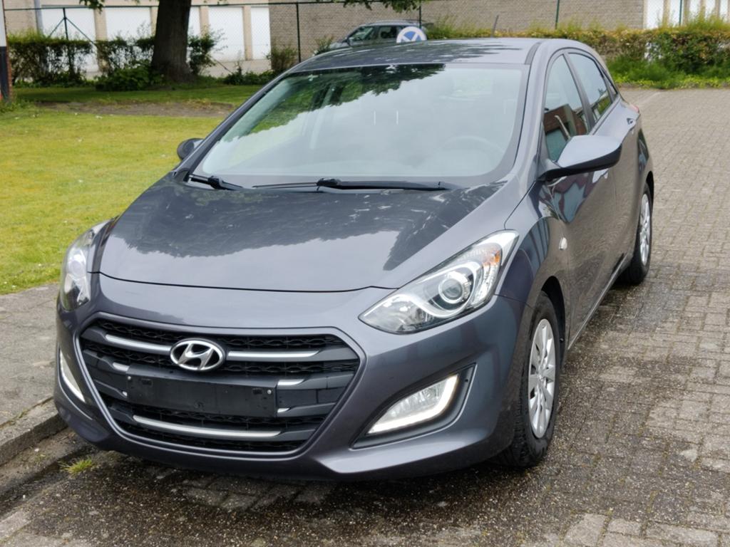 Hyundai i30 1.4 Benzine, Airco, GPS, Trekhaak-Blanco Gekeurd, Auto's, Hyundai, Voorwielaandrijving, Stof, Overige kleuren, Handgeschakeld