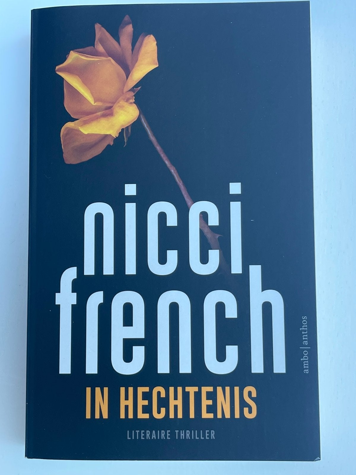 Nicci French - In hechtenis - special DPG Media, Ophalen of Verzenden, Nieuw, Nicci French