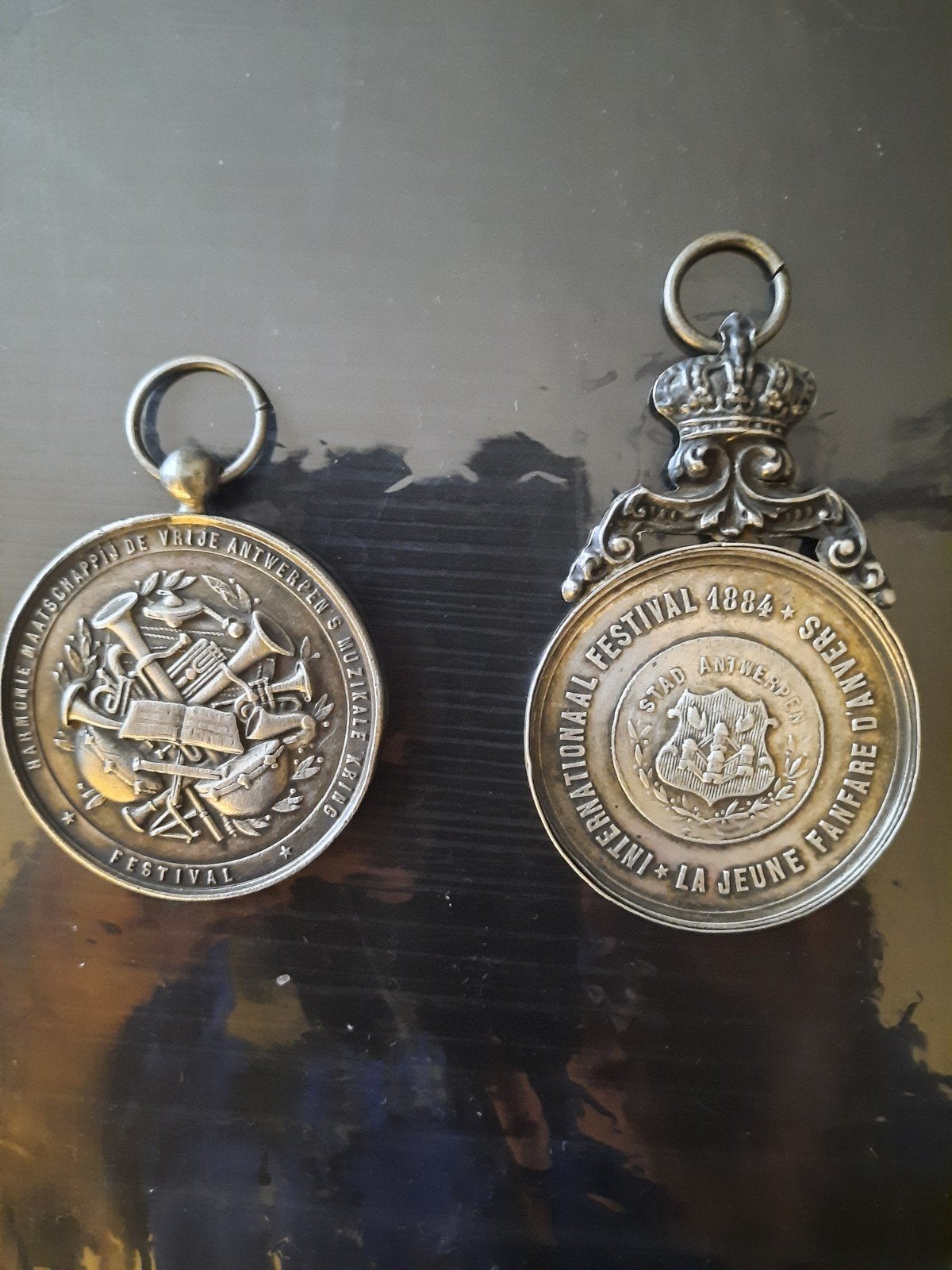 2 medailles stad antwerpen 1881 en 1884, Postzegels en Munten, Ophalen of Verzenden, Brons