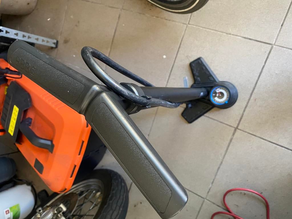 Fietspomp bbb, Ophalen, Zo goed als nieuw