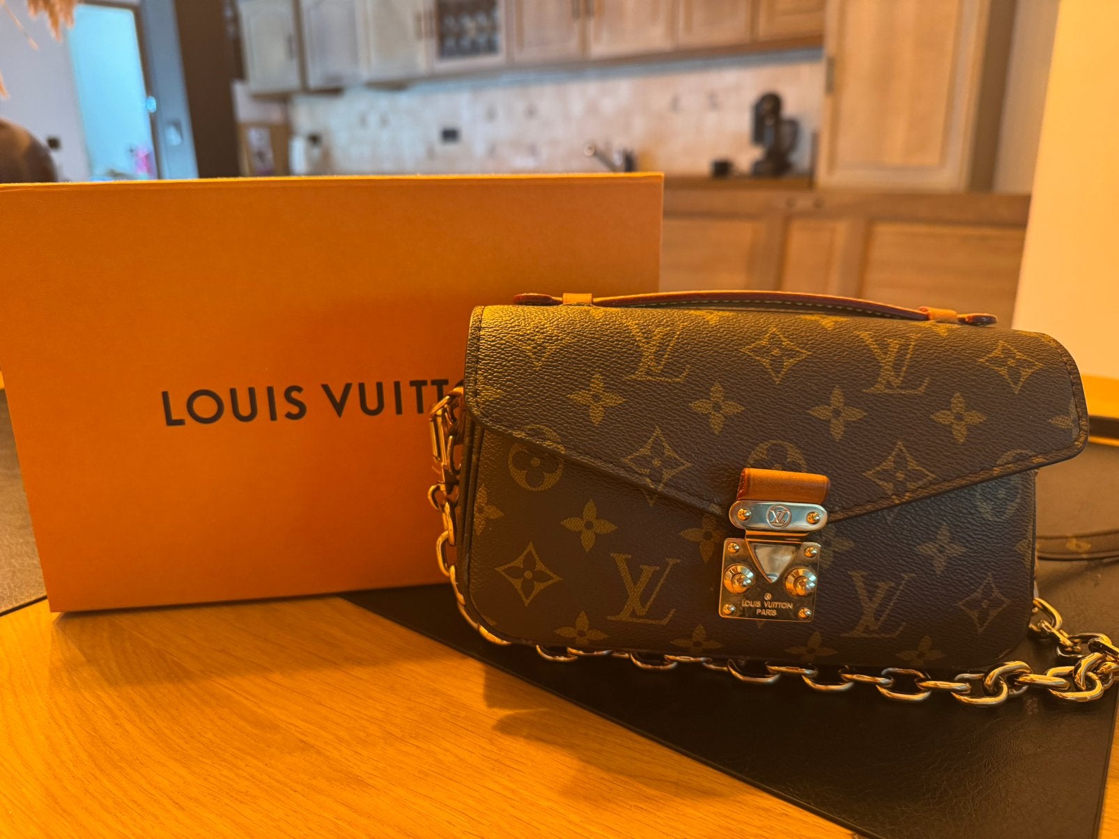 Louis Vuitton Metis East West Bag, Handtassen en Accessoires, Ophalen, Zo goed als nieuw