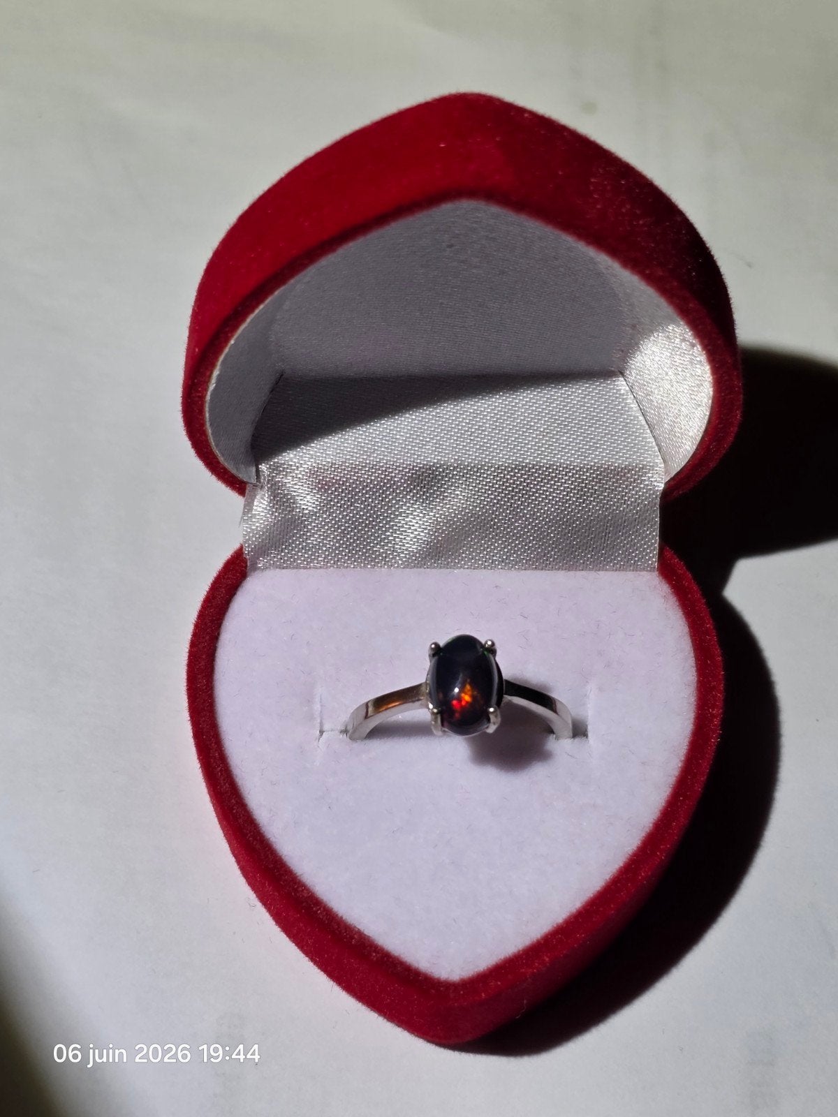 925 sterling zilveren ring met zwarte opaal uit Ethiopië, Ophalen, Nieuw, Met edelsteen, Dame