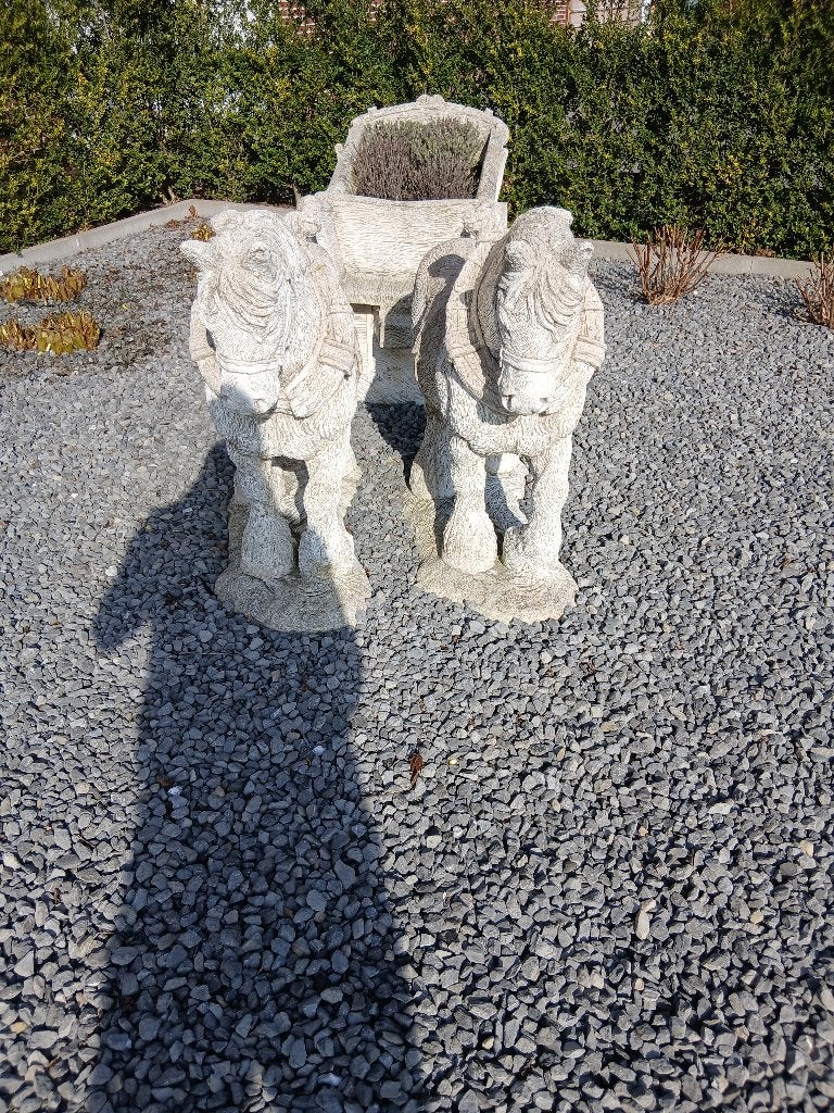 2 paarden met kar, Ophalen