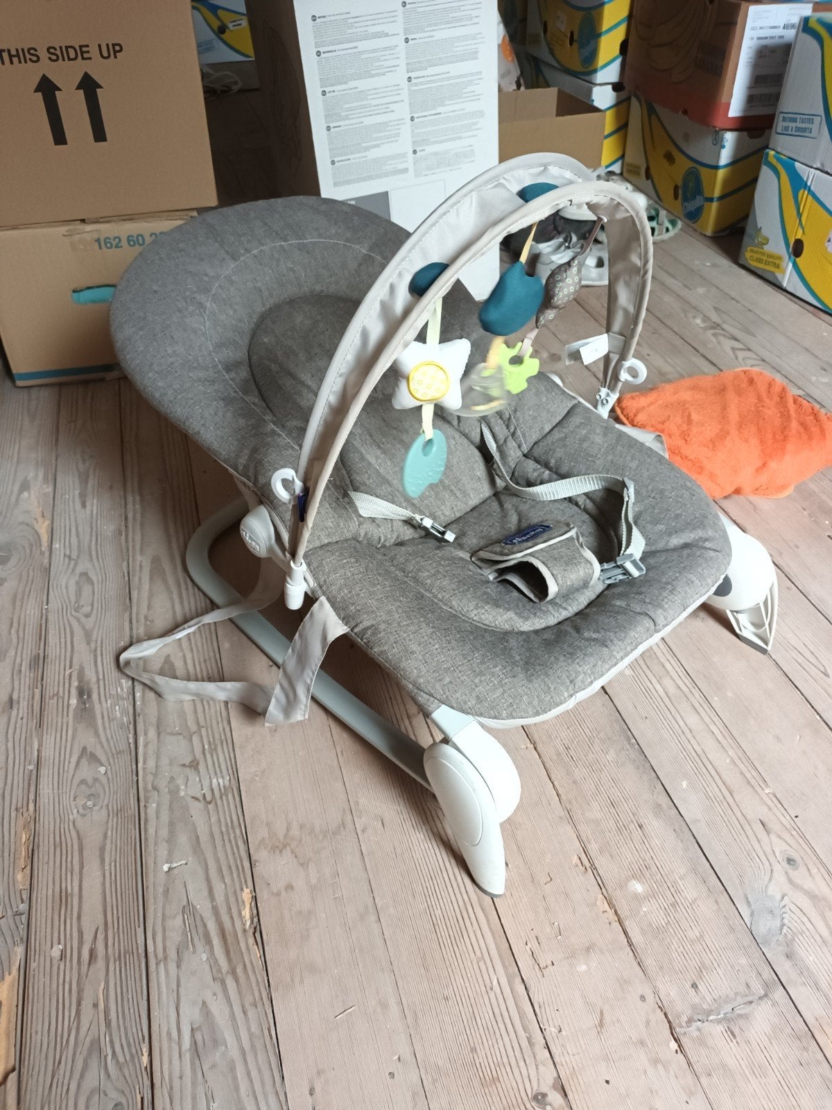 Wipstoel Chicco Hoopla, Enfants & Bébés, Relax bébé, Comme neuf, Avec ceinture(s), Chaise rebondissante, Enlèvement
