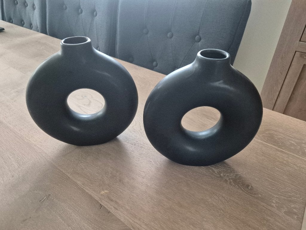 Decoratieve vaasjes, Ophalen, Zwart, Zo goed als nieuw, 20 cm