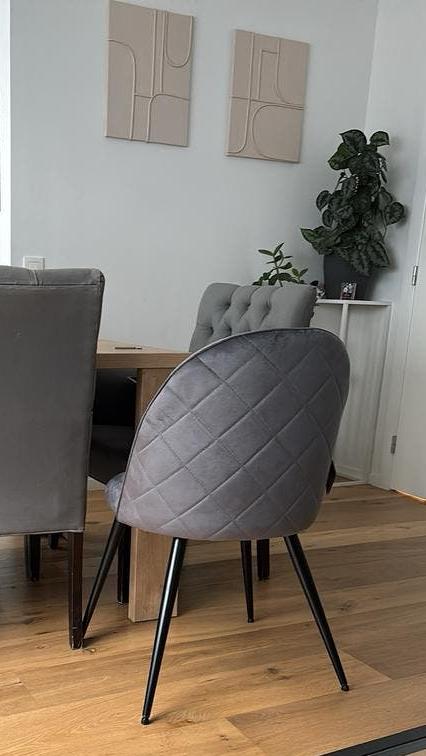 Grijze stoel velvet (6 stuks) - nieuw in de doos!, Huis en Inrichting, Stoelen, Ophalen, Zo goed als nieuw